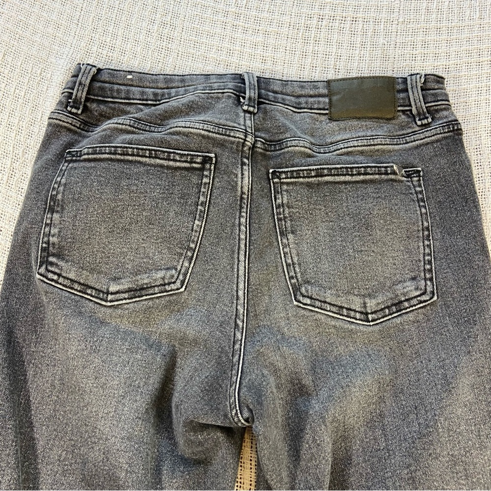 Zara Gray Cropped Flare Jeans High Rise Raw Hem Stretch Size 8 Distressed Womens - Picture 11 of 15